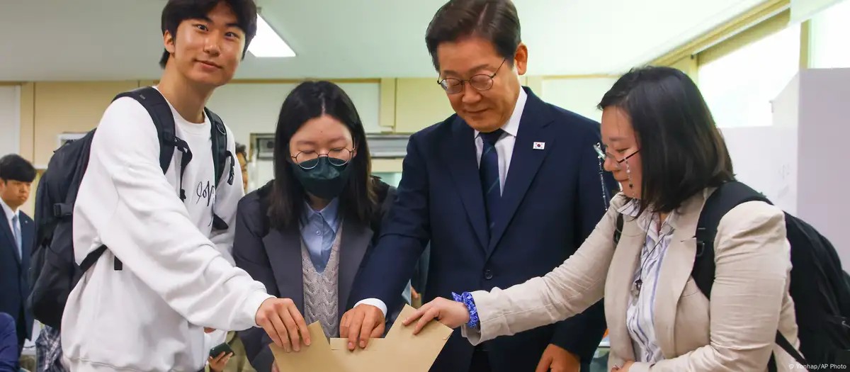 Wananchi Korea Kusini Wapiga Kura ya Kumchagua Rais Mpya